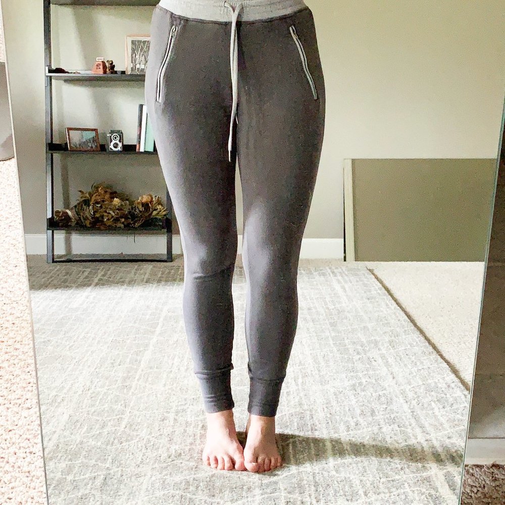 Andrea Jovine Gray sweats with zipper pockets, XS